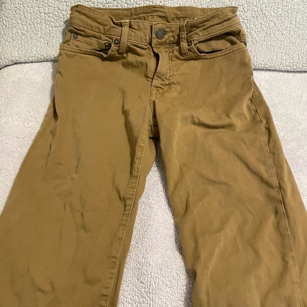 American Eagle Khaki pants (26x28)